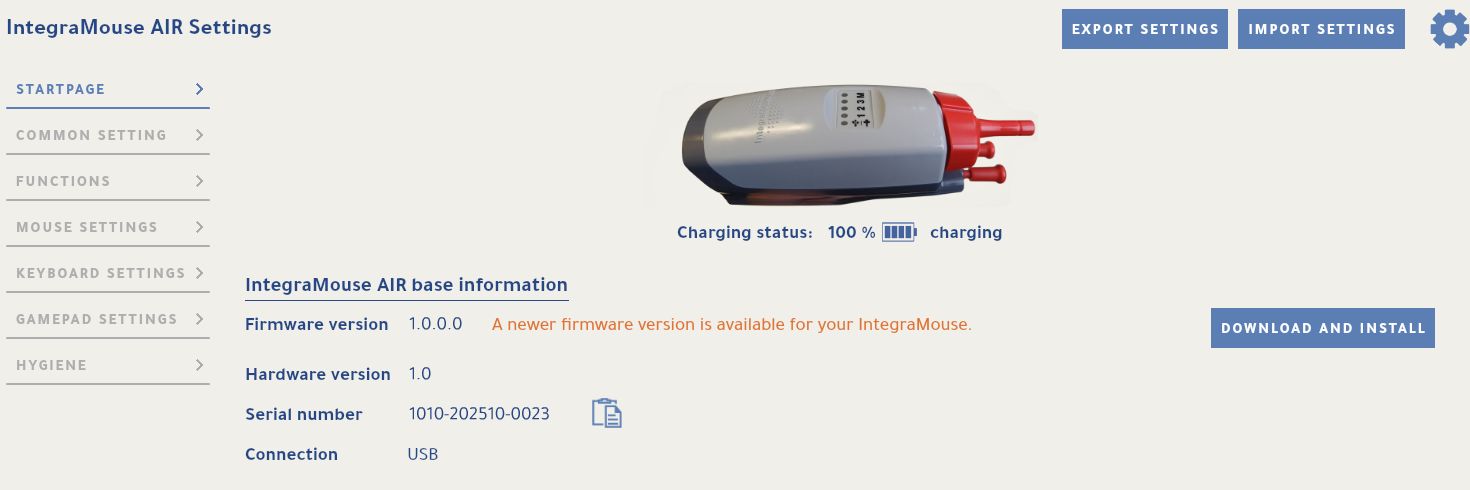 Screenshot der IntegraMouse Control App mit Firmware-Version und Button zum Herunterladen und Installieren des Updates